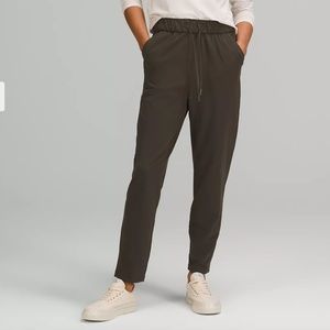 Lululemon Stretch High-Rise Pant 7/8 Length in Dark Olive Size 10